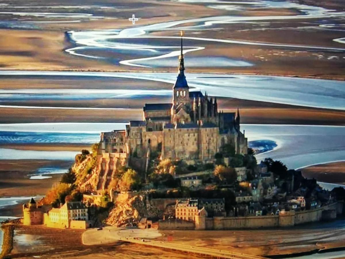 Magnifique Appartement Pres De La Mer Et Du Mt St Michel En Bretagne 滨海勒维维耶 外观 照片